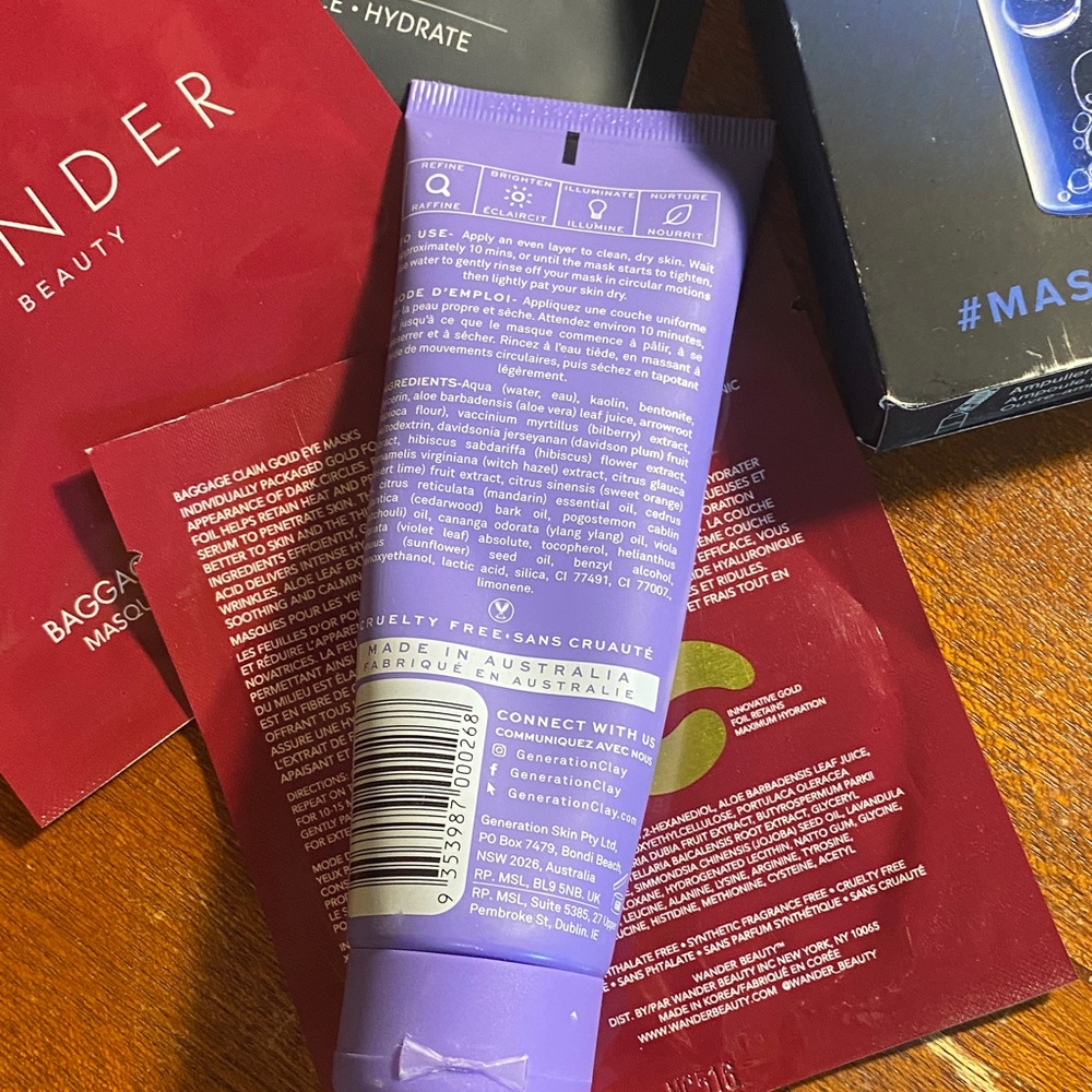 A variety of masks and skincare - Picture 5 of 15